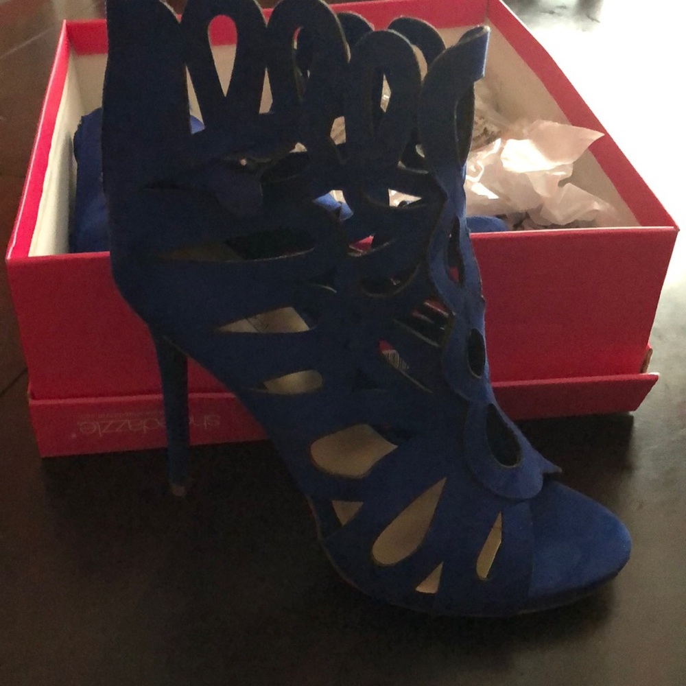 Shoes - Picture 2 of 2